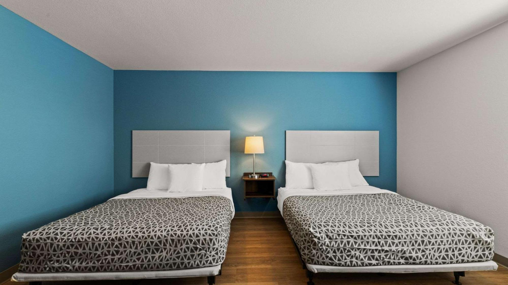 Woodspring Suites Грийли Екстериор снимка